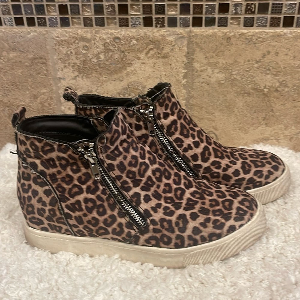 Leopard slip on sneaker
